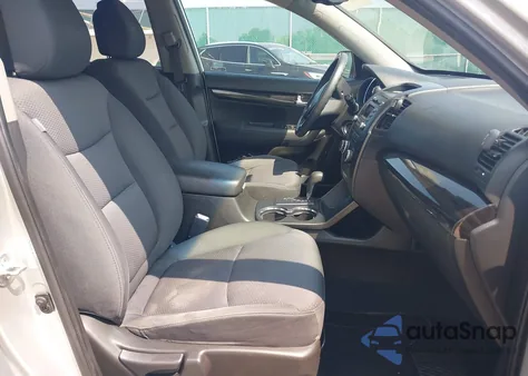 2011 Kia Sorento Lx z USA, uszkodzony, nr VIN 5XYKTCA1XBG114660